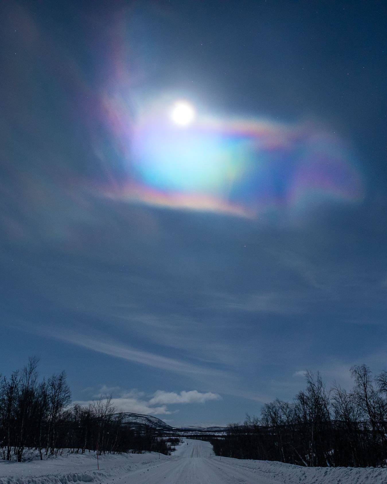 Some different colours in the sky few days ago.🤯

“Polar stratospheric clouds (PSCs) are clouds in the winter polar stratosphere at altitudes of 15,000–25,000 m (49,000–82,000 ft). They are best observed during civil twilight, when the Sun is between 1 and 6 degrees below the horizon, as well as in winter and in more northerly latitudes.[1] One main type of PSC is made up mostly of supercooled droplets of water and nitric acid and is implicated in the formation of ozone holes.[2] The other main type consists only of ice crystals which are not harmful. This type of PSC is also referred to as nacreous (/ˈneɪkriəs/, from nacre, or mother of pearl, due to its iridescence).”
•
•
•
•

#tromsø #northernnorway #visittromso #northnorway2day #northernlights #tromsolove #naturephotography #lovenature #aurora #worldaurora #norge #norgefoto #worldaurora #visitnorway #auroraborealis #ig_nordnorge #canon #mittnorge #norwayphotos #auroraborealblog #norway #dreamchasersnorway #thebestofnorway #tromsomoment #ig_auroraborealis #natgeotravel #nortrip