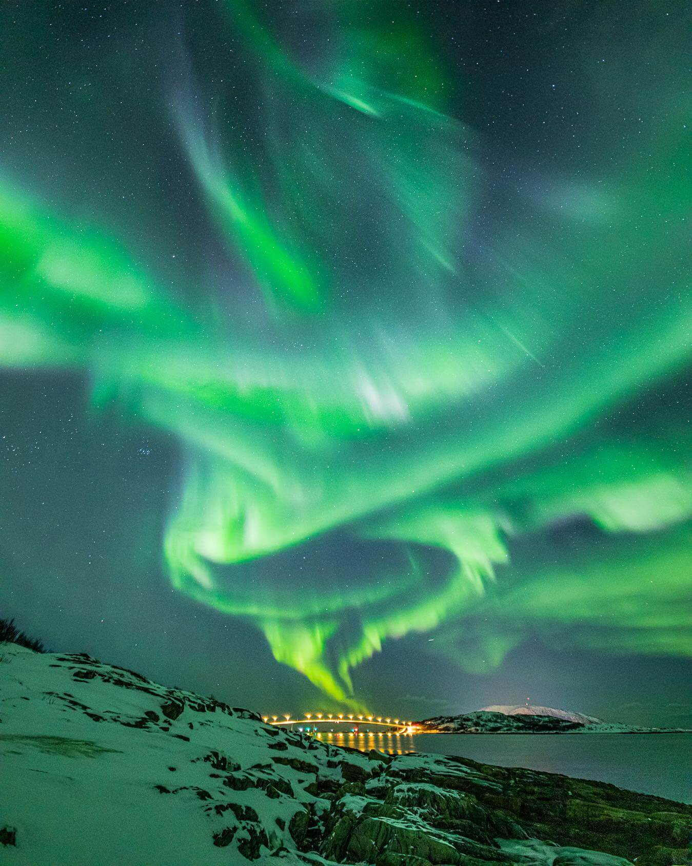 Lately the weather has been moody. As always, we are honest about the conditions and do our very best to take you to the clearest skies. 
This photo is taken end of February. 
😻
Season is almost finished and we have some availability left second part in March. 🥳
See you soon!
•
•
•
•
•

#tromsø #northernnorway #visittromso #northnorway2day #northernlights #tromsolove #naturephotography #lovenature #aurora #worldaurora #norge #norgefoto #worldaurora #visitnorway #auroraborealis #ig_nordnorge #canon #mittnorge #norwayphotos #auroraborealblog #norway #dreamchasersnorway #thebestofnorway #tromsomoment #ig_auroraborealis #natgeotravel #nortrip #honesty